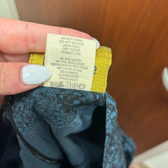 Anthropologie Pyrus 100% Silk Animal Print Mini Skirt - Picture 11 of 11